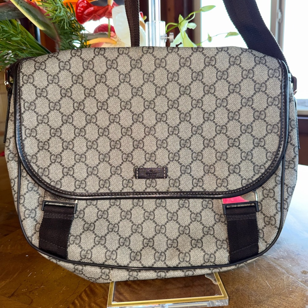 Authentic Gucci Supreme Monogram Shoulder Bag - Picture 1 of 13